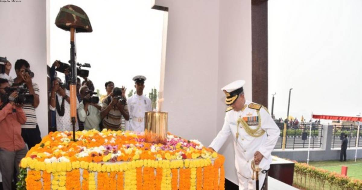 On Navy Day, Eastern Naval Command pays homage to bravehearts